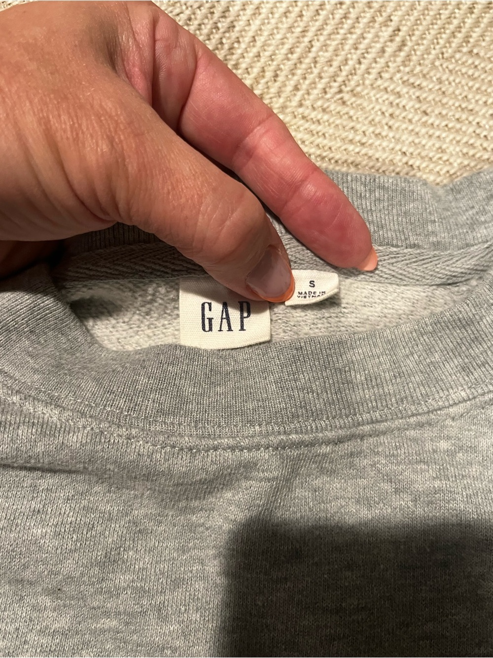 GAP Women's Short-Sleeve Heather Gray Sweatshirt - Picture 4 of 6